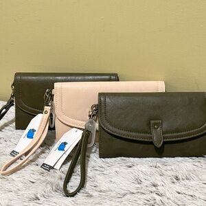 Elegant Olive and Cream Women's Clutch Set